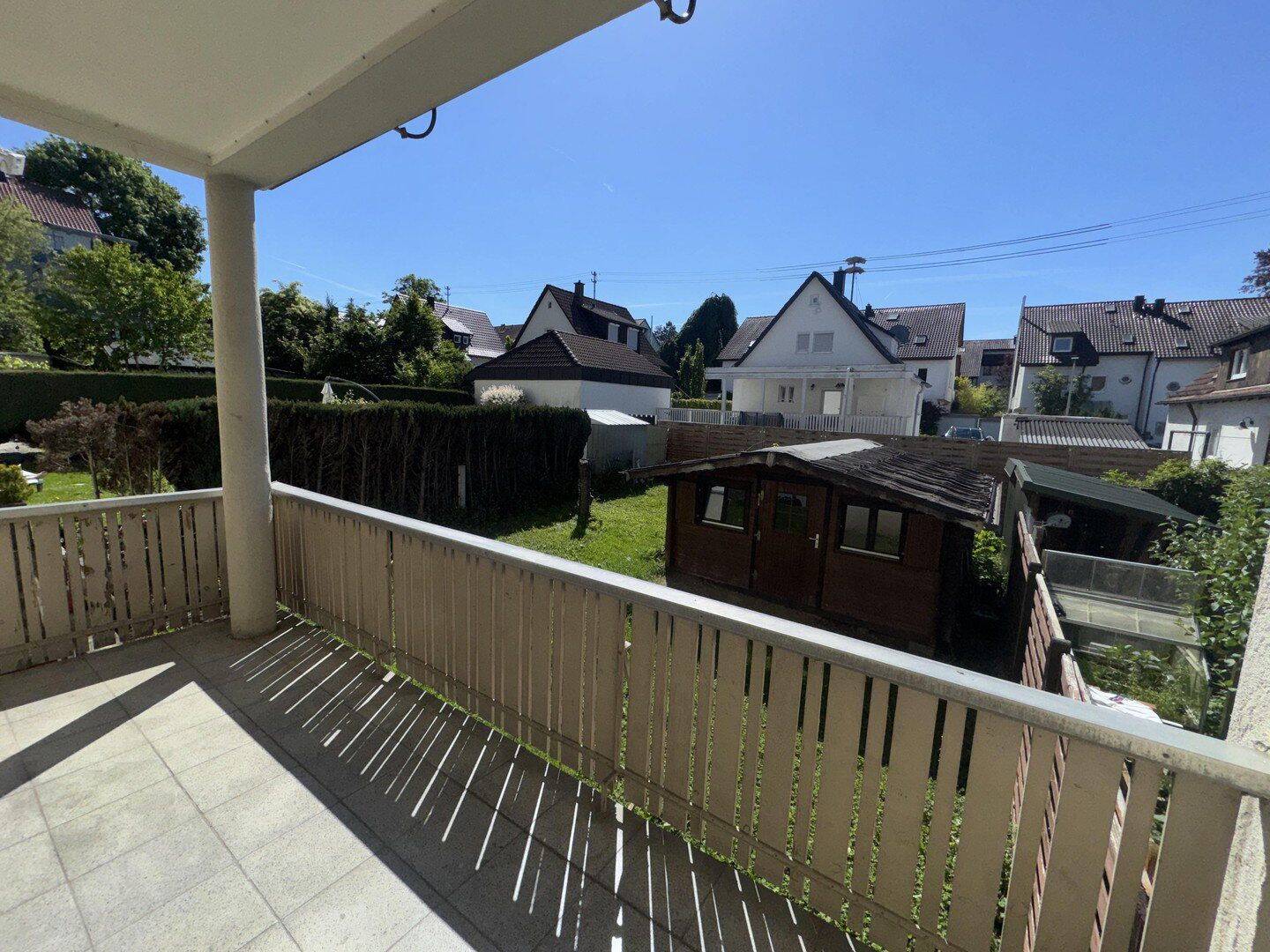 Eigener Garten! Wunderschöne, lichtdurchflutete 2-Zimmer-Wohnung mit Garten, Balkon und Stellplatz – Backnang – Vorschaubild 3