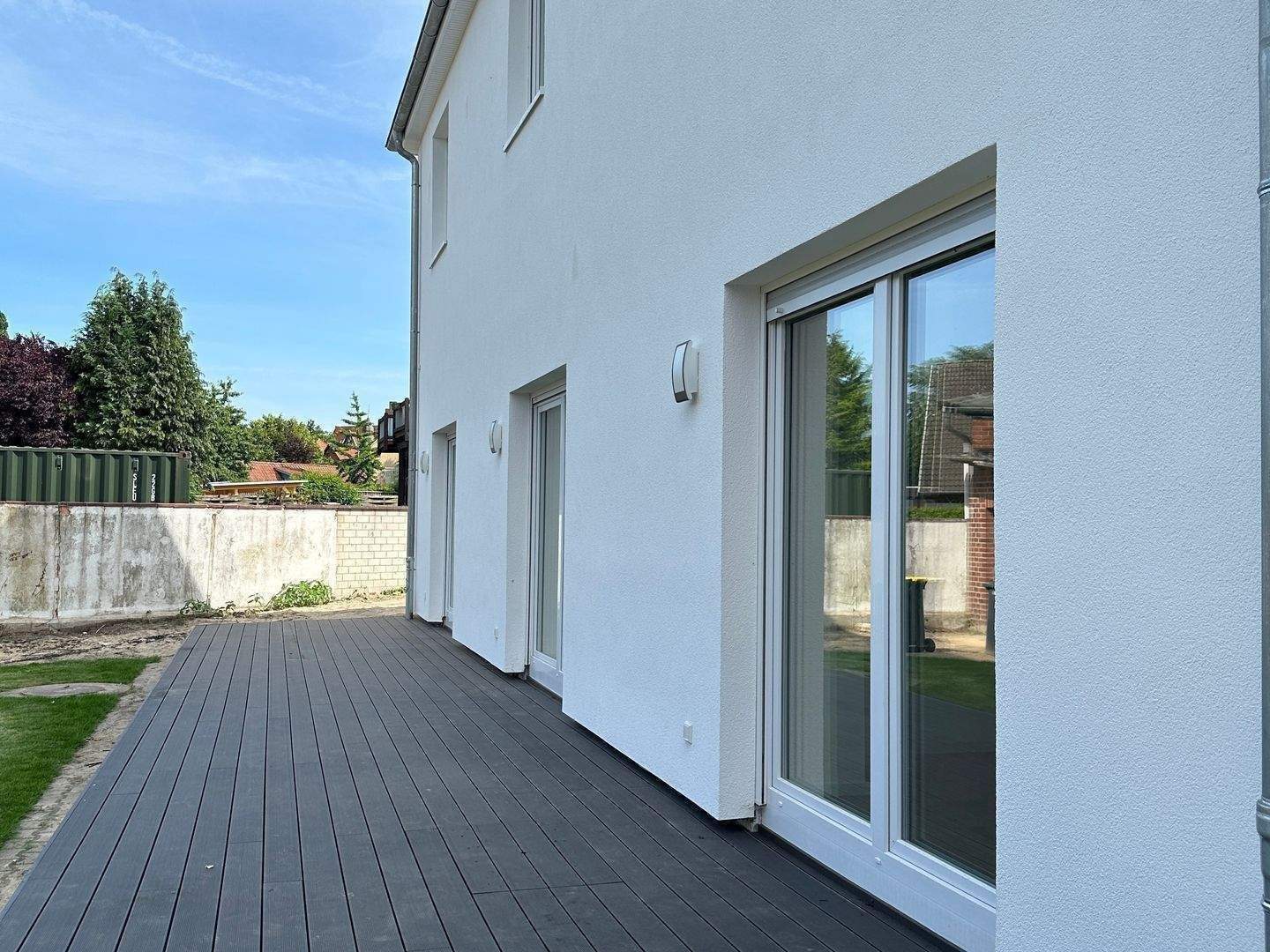 Niedrigenergiehaus Energieklasse A+. Besondere Reihenhäuser mit Gartenanteil in zentraler, guter Lage im Erstbezug! – Bad Bevensen – Vorschaubild 2