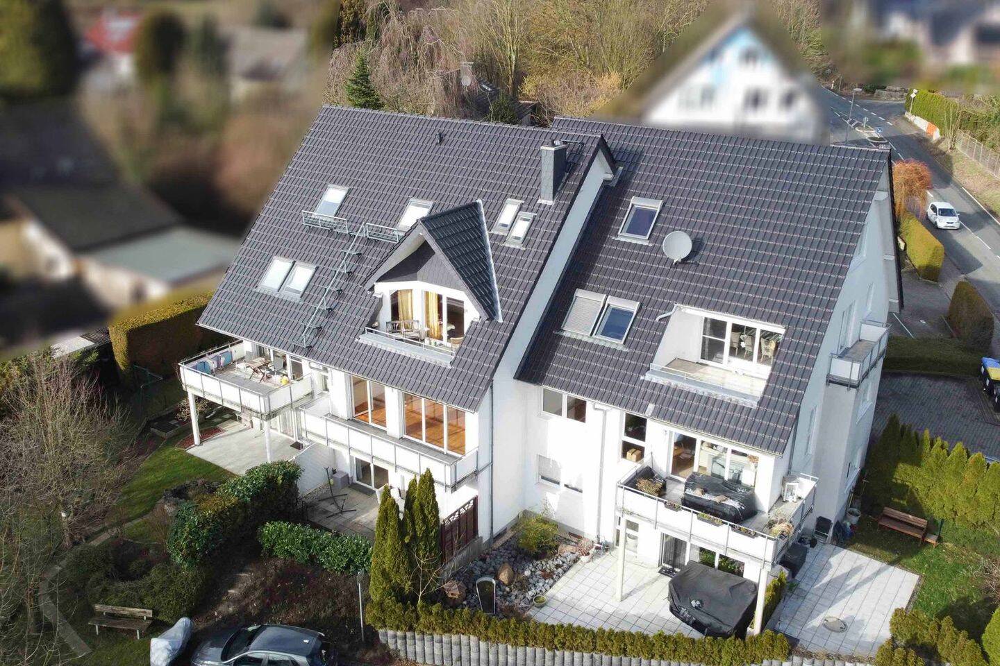 Modernisierte 2-Zi.-Whg. mit Balkon, Garage & Aufzug in ruhiger Lage von BI-Brake/Stedefreund