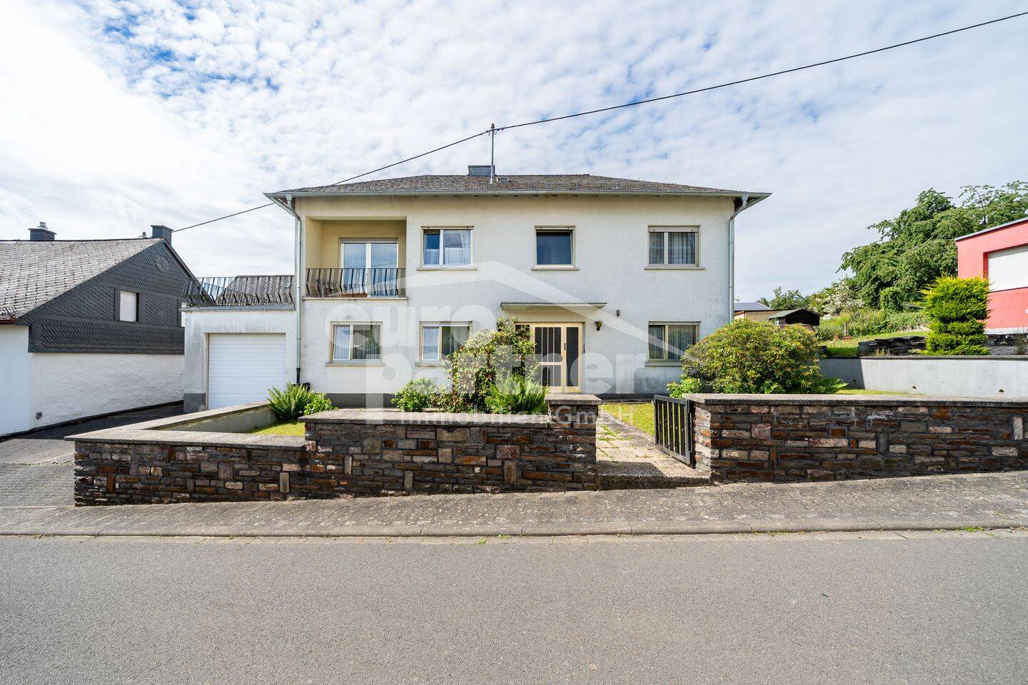 Großzügiges Einfamilienhaus mit weitläufigem Garten in Bundenbach! – Bundenbach – Bild 1 von 9