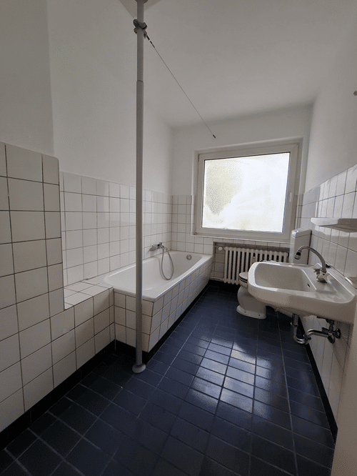 ** Ausschließlich für den 1-2 Personenhaushalt ab 45 Jahre! Helle 3 Zimmerwohnung mit Balkon in fußläufiger Entfernung zur Bonner Innenstadt** – Bonn – Vorschaubild 8