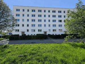 Leerstehende Erdgeschosswohnung mit Terrasse und Entwicklungspotenzial