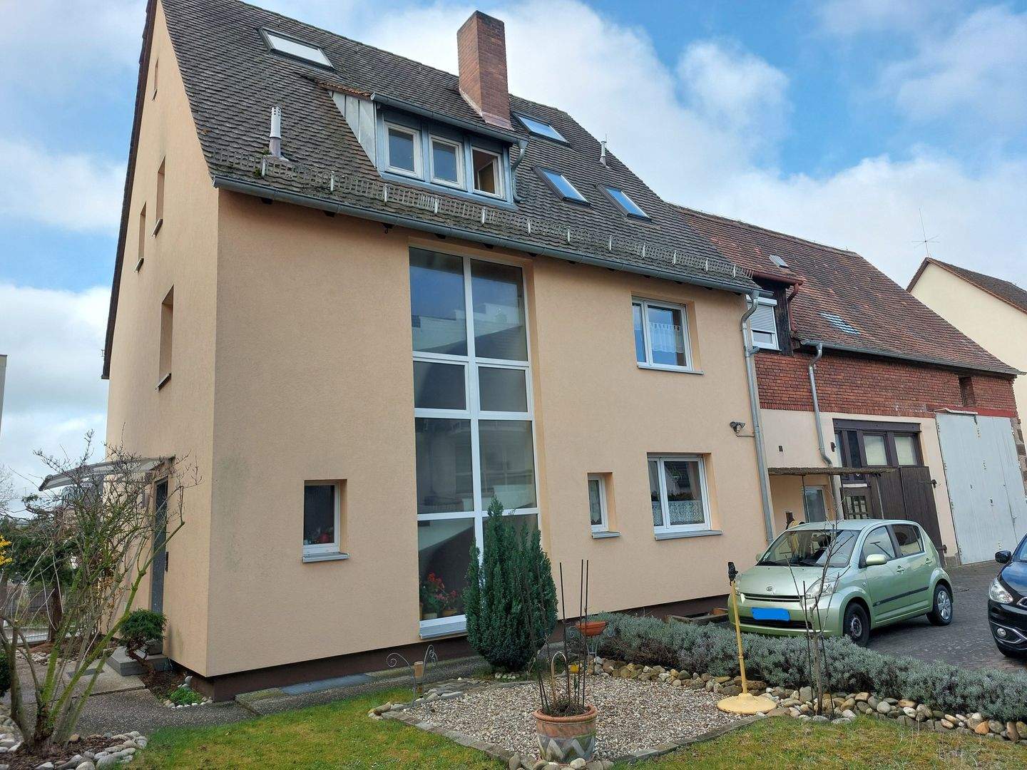 Mehrfamilienhaus in beliebter Lage in Burgfarrnbach