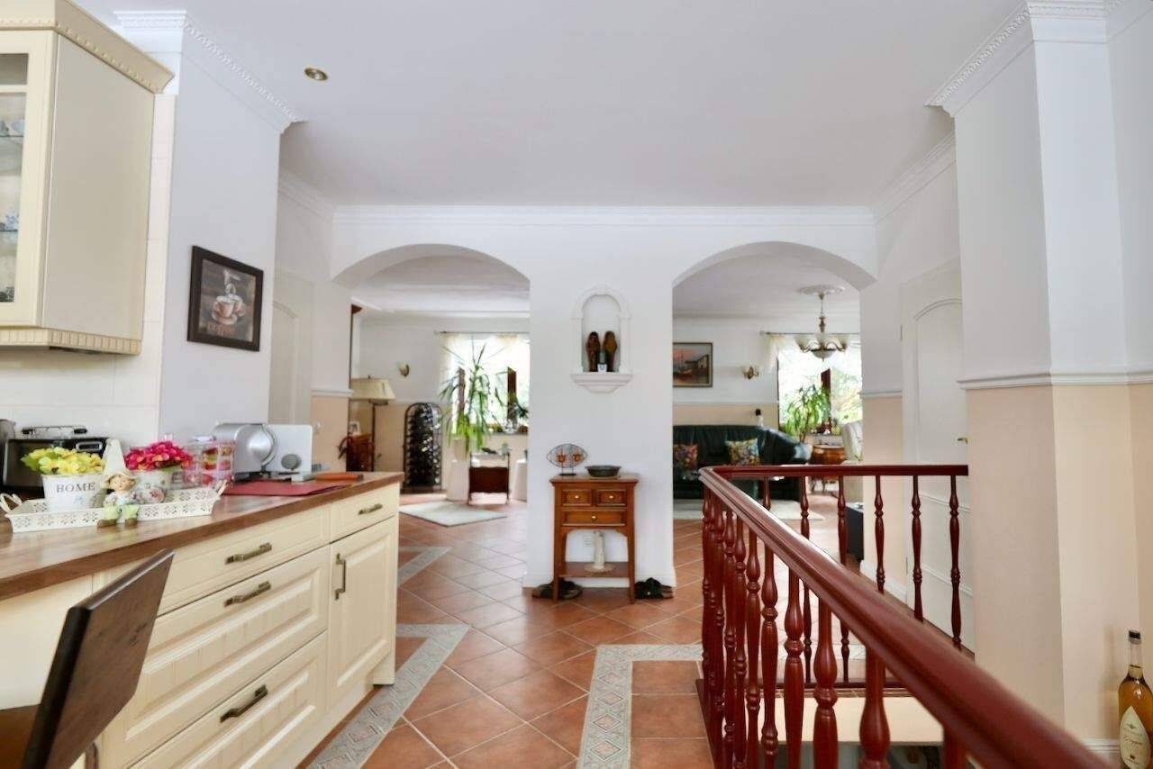 CA. 207 m² WOHN-/NUTZFLÄCHE - GROSSZÜGIGE MAISONETTE MIT GARTEN - WOHNEN MIT HAUSFLAIR – Berlin – Vorschaubild 2