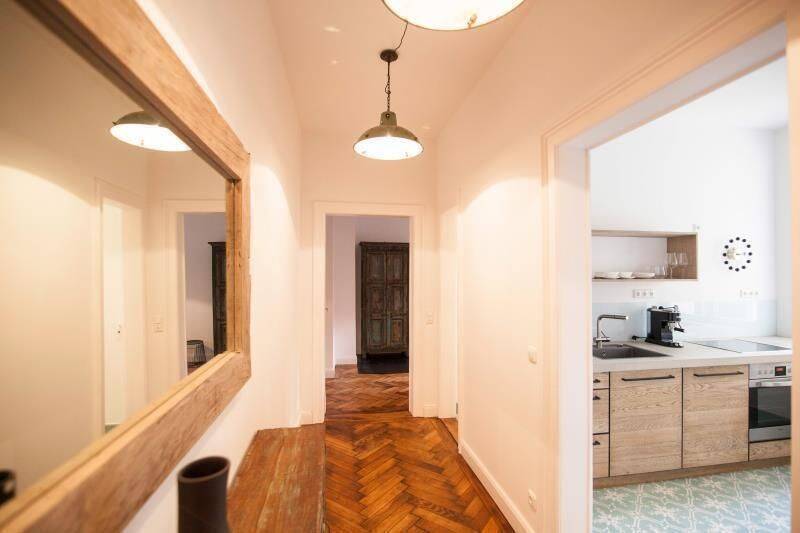 Stilvoll möblierte 2,5-Zimmer-Altbau-Wohnung in ruhiger Innenhoflage – München – Vorschaubild 8