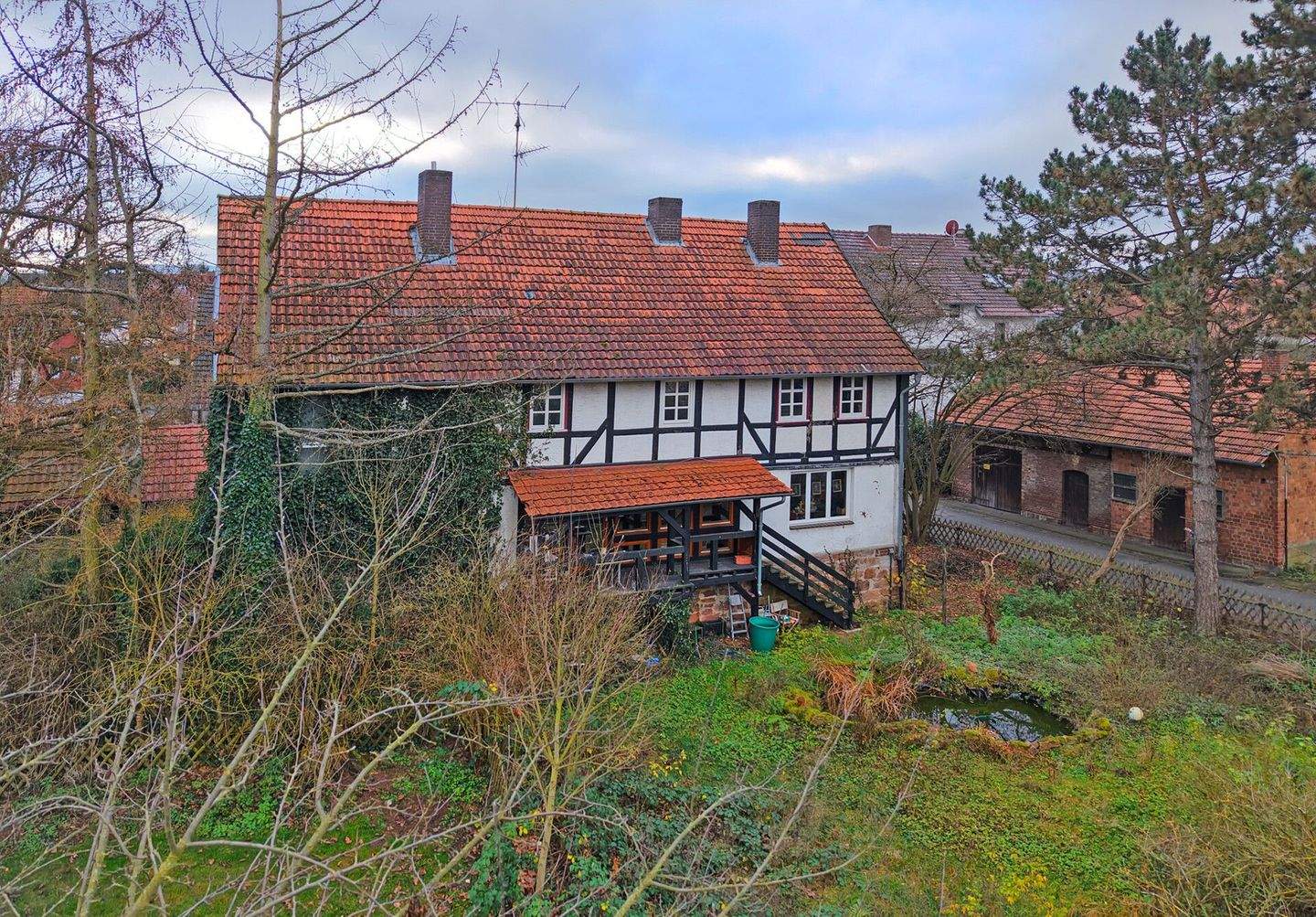 Idyllisch, groß, verkehrsgünstig gelegen. Ein-Zweifamilienhaus, Guxhagen OT – Guxhagen – Bild 1 von 9