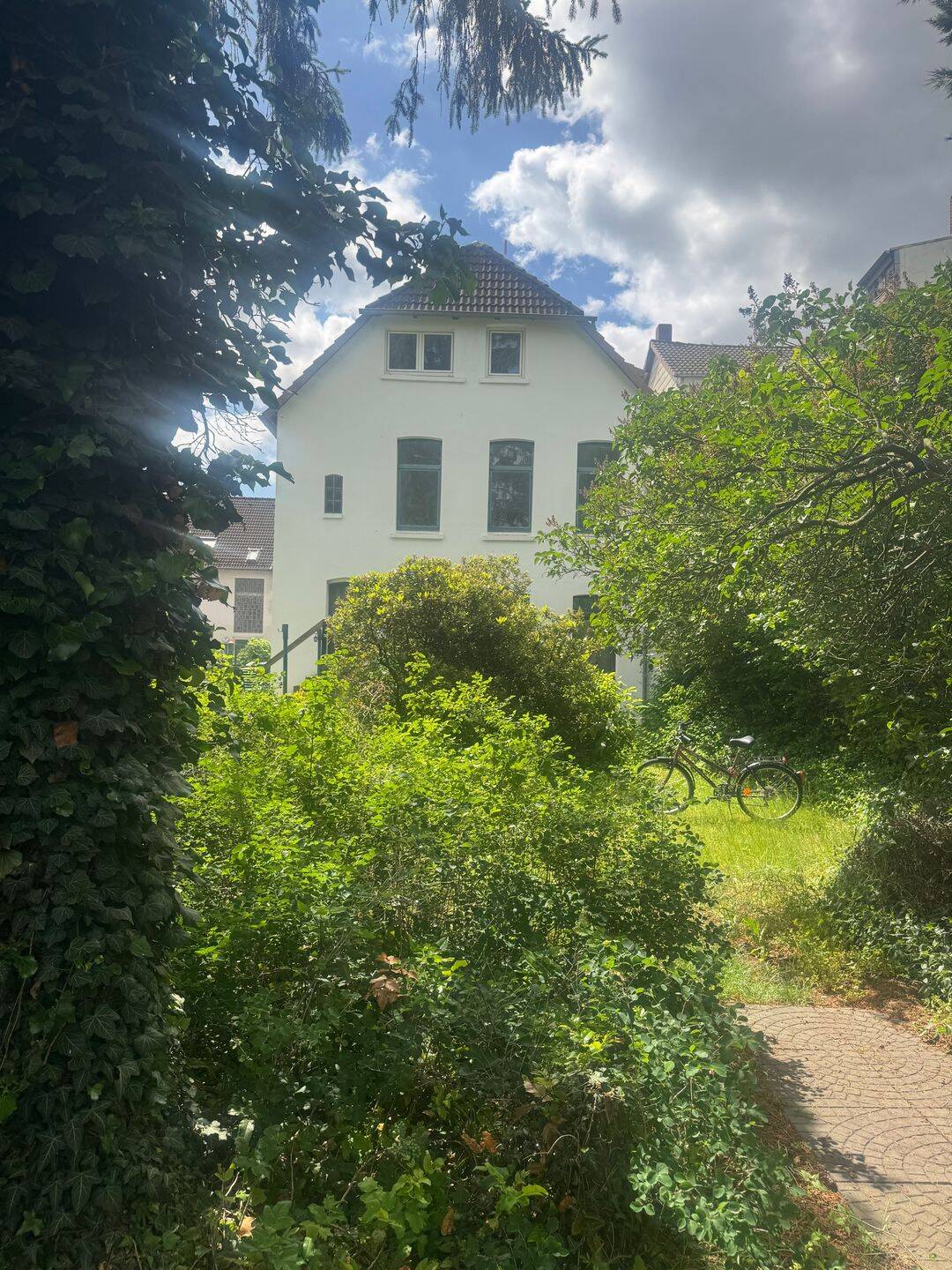 5 Zimmer Altbauwohnung in Groß-Buchholzer-Straße/Hannover
