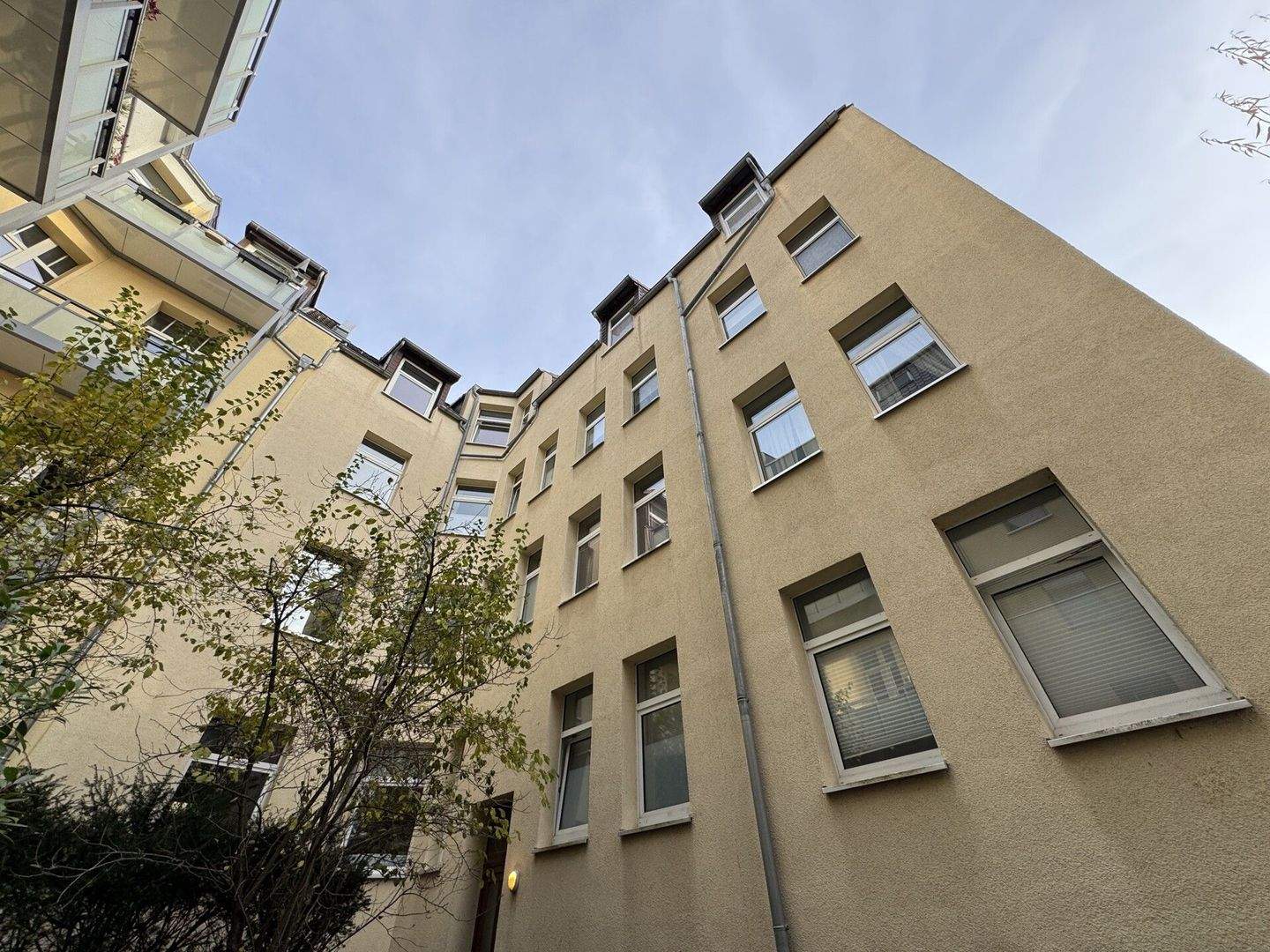 Ihr neues IMMOBILIEN QUARTIER: Schöne 3-Zimmer Wohnung mit Ausbaupotenzial in der Südstadt – Hannover – Vorschaubild 2
