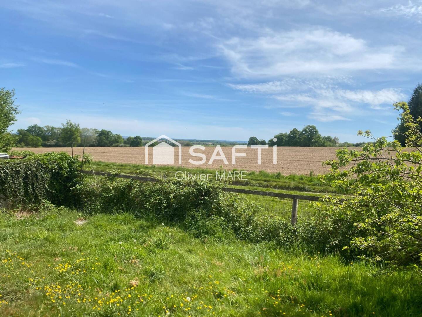 Maison 13 pièces 382 m² · à Lassay-les-Châteaux · 382 m² · 285 000 €
