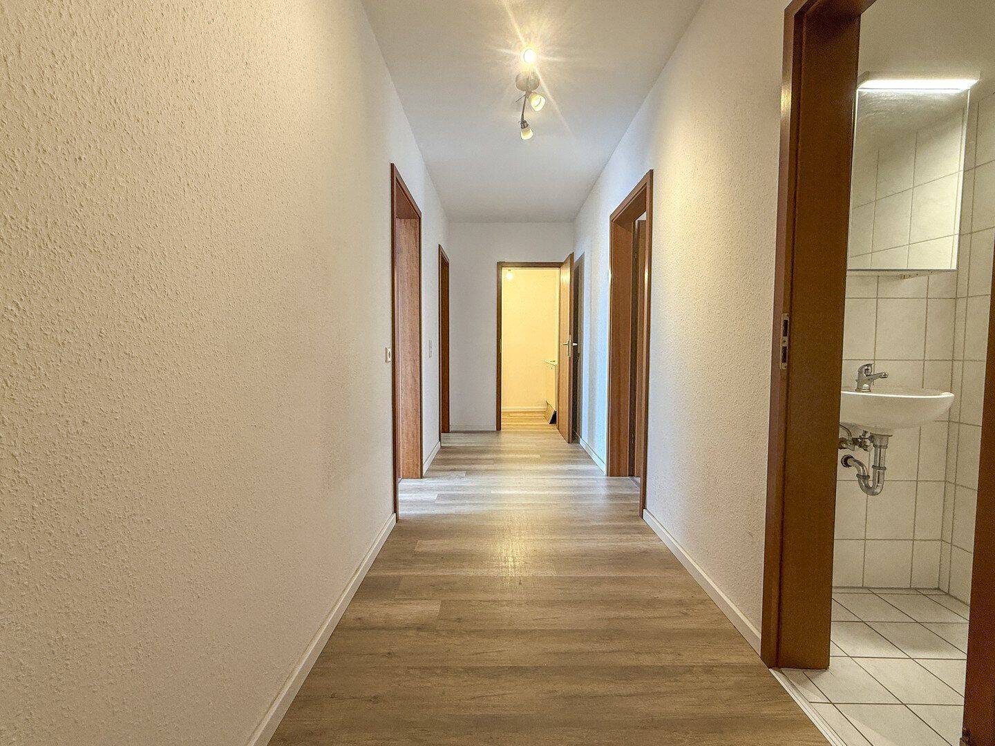 Zentrale 3-Zimmer-Wohnung mit Balkon – Leverkusen – Vorschaubild 2