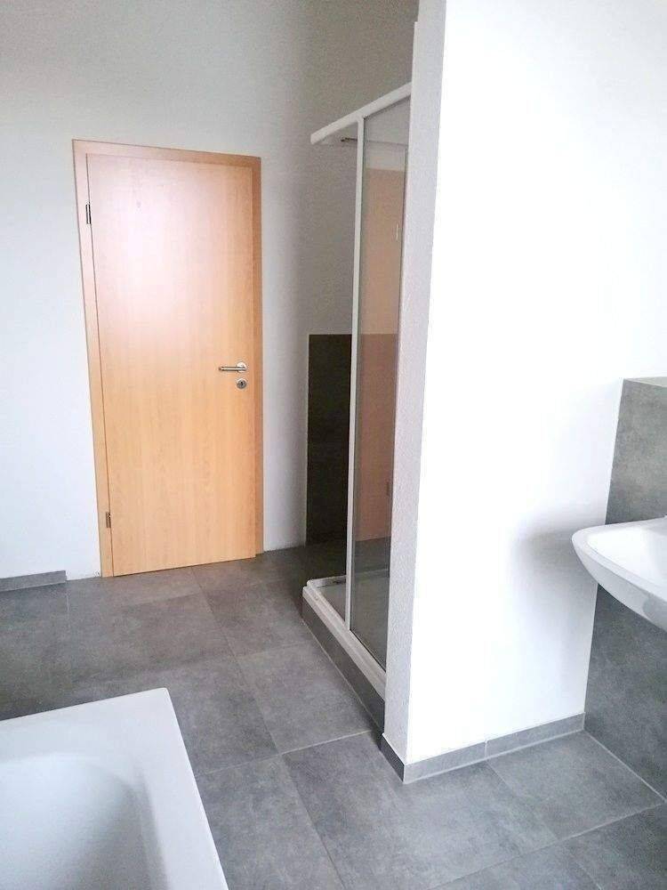 !! 5-Zimmer mit Balkon in Nebenstraße im Stadtteil Lutherviertel !! – Chemnitz – Vorschaubild 8