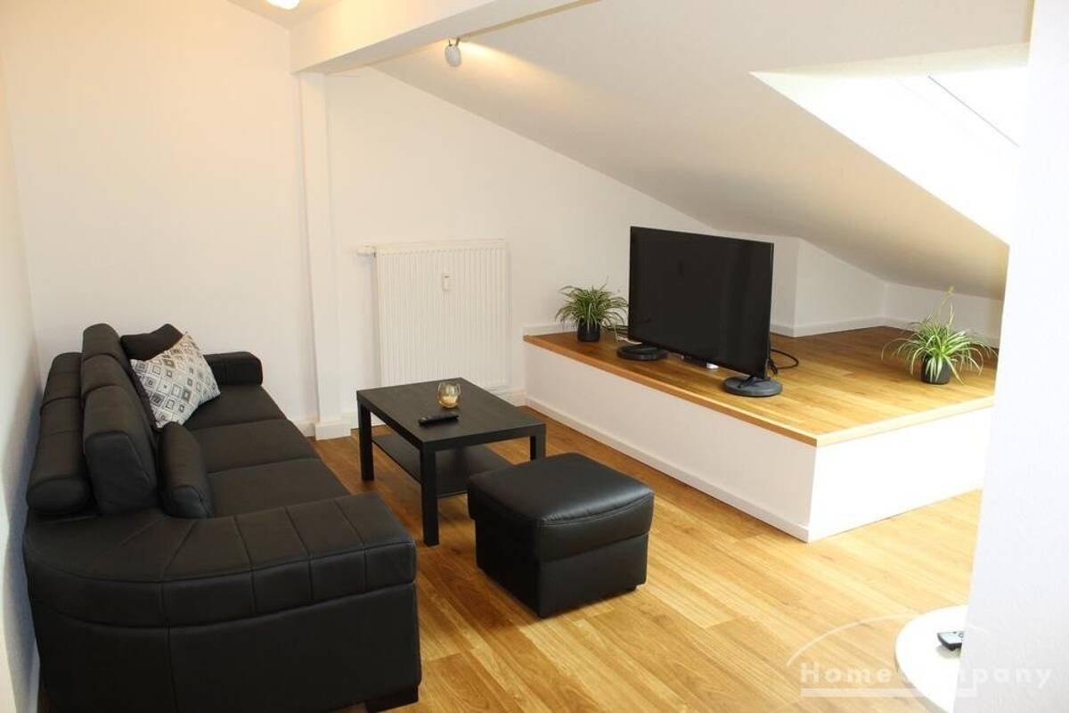 19252 HomeCompany Dresden Möbliert/Furnished Traumhafte Maisonette mit Blick zur Elbe! max. 2 Personen – 1127 Dresden – Bild 1 von 9