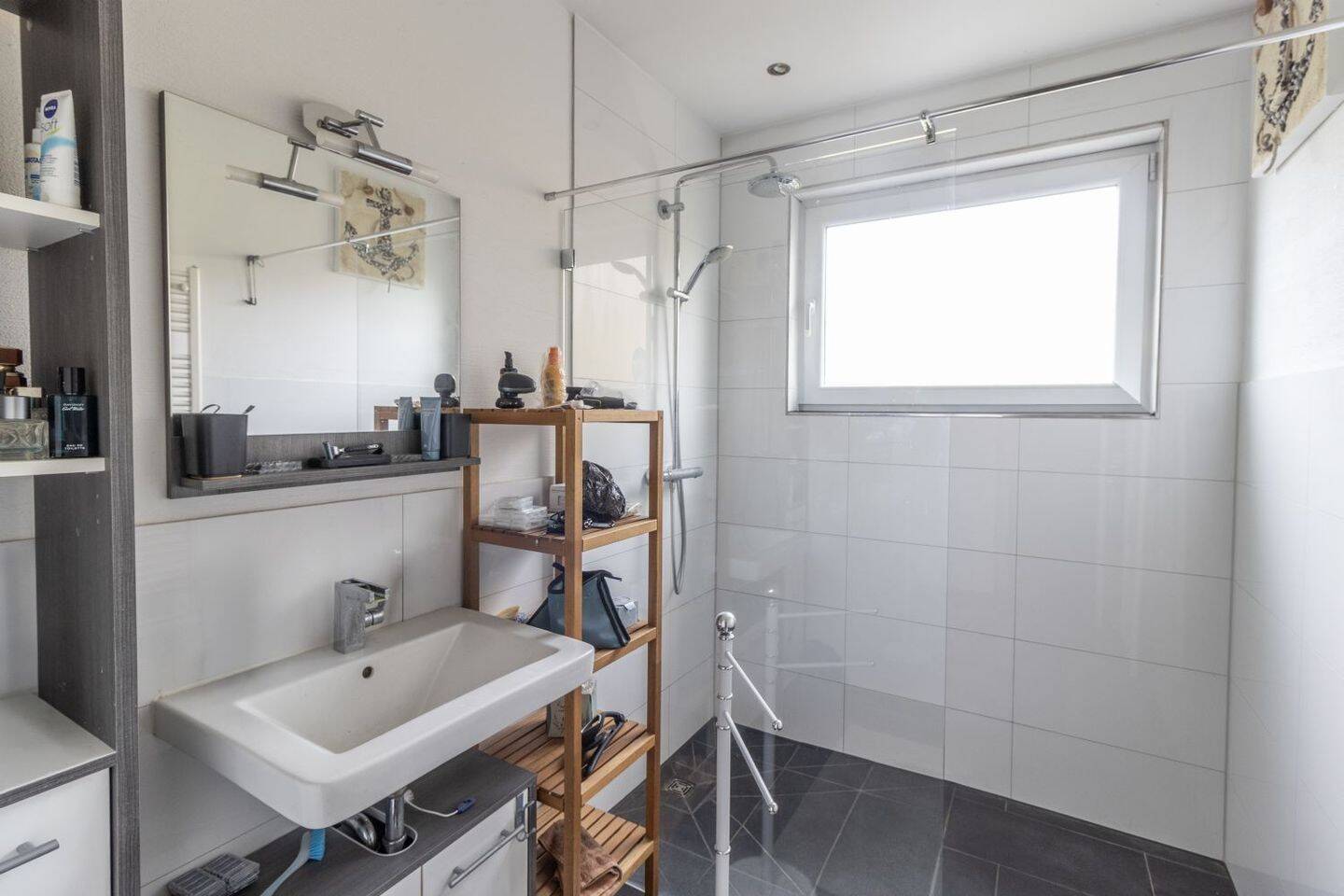 **Großzügiges Zweifamilienhaus mit Doppelgarage in attraktiver, familienfreundlicher Wohnlage** – Göppingen – Vorschaubild 9