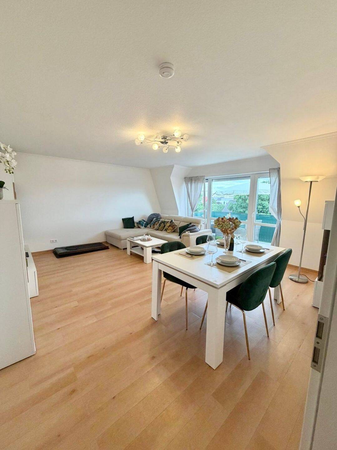 4-Zimmer-Eigentumswohnung mit Balkon und Tiefgaragenstellplatz / Duisburger Süden