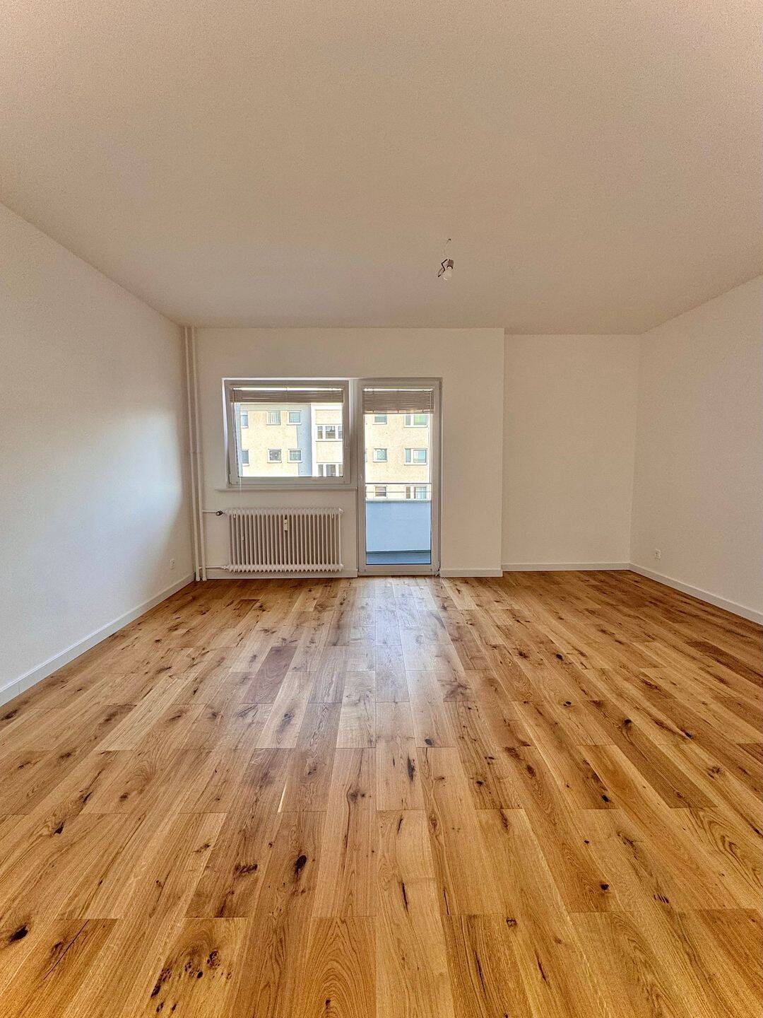 Elegante 1,5-Zimmer-Residenz nach Kernsanierung mit Balkon und Lift im begehrten Wedding