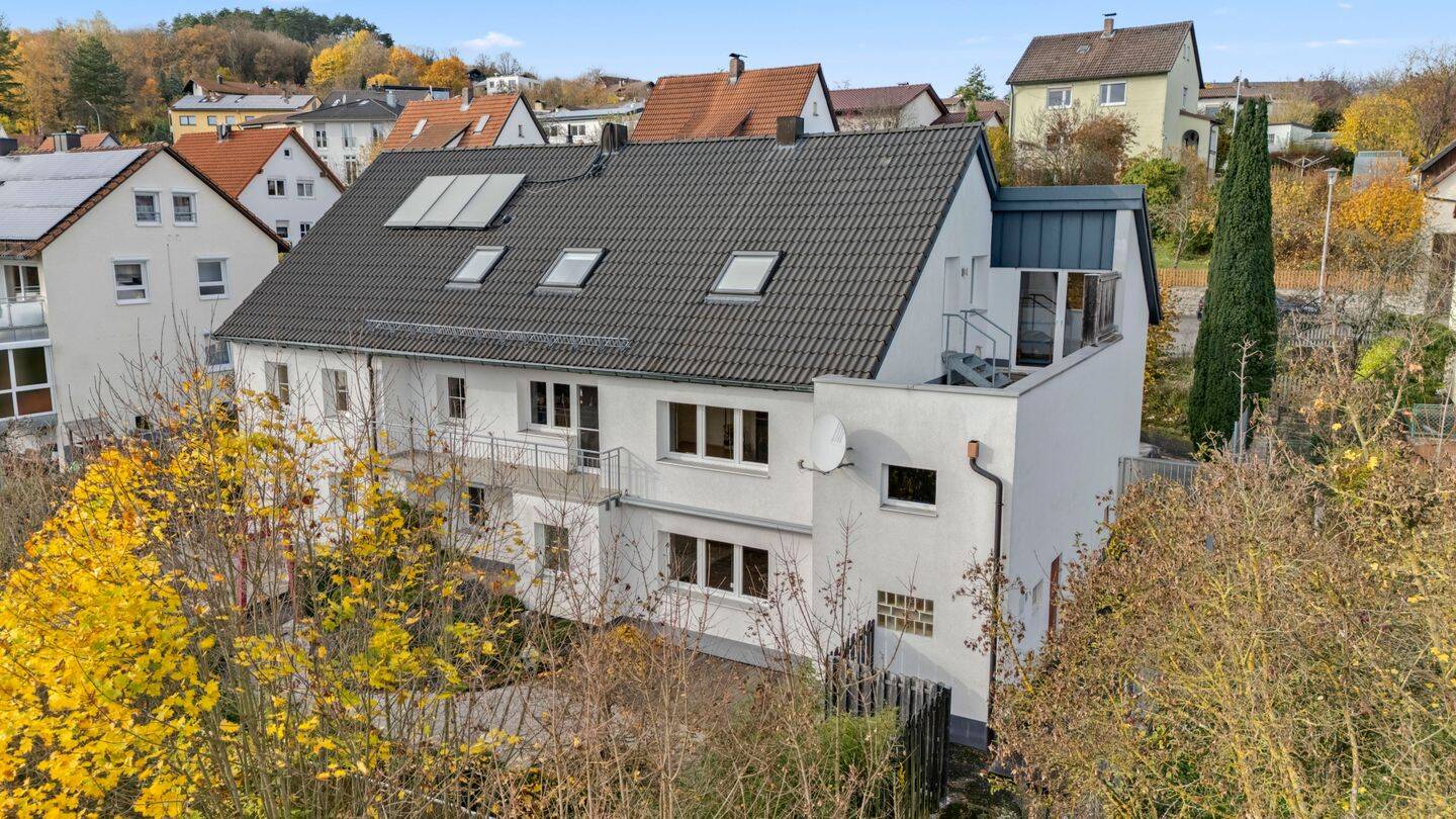 Panoramablick ins Tal! Modernisiertes ZFH mit ELW in ruhiger Lage in Untersteinach (Kulmbach) – Untersteinach – Vorschaubild 2