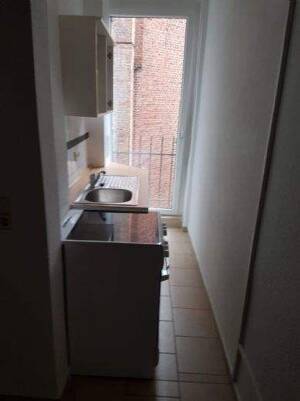 2-Raum-Wohnung mit Kaminofen, EBK und Wanne in zentraler Lage – 99085 Erfurt – Vorschaubild 4
