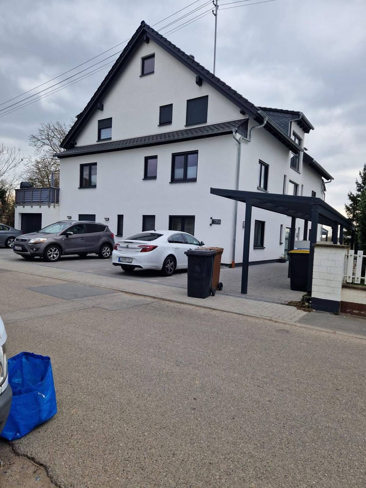 Helle 3-Zimmer-Wohnung mit 24-m²-Terrasse, Fußbodenheizung und Stellplatz in Edigheim – 67069 Ludwigshafen am Rhein – Bild 1 von 5