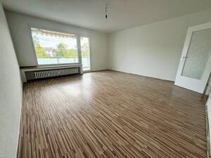 Gepflegte, helle 3,5-Zimmer-Wohnung mit Balkon, Aufzug & Grünblick am Gervinuspark – 45144 Essen – Vorschaubild 3