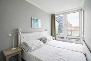 Wohnen über den Dächern Berlins mit Blick auf den Fernsehturm, Concierge Service & TG-Stellplatz – 10117 Berlin – Vorschaubild 3