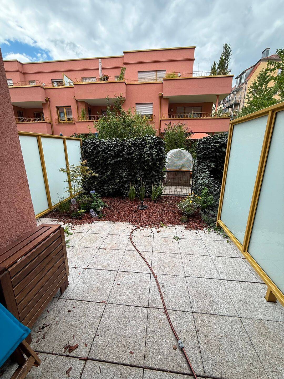 Stilvolle 1-Zimmer-Terrassenwohnung - voll möbliert – Nürnberg – Vorschaubild 3
