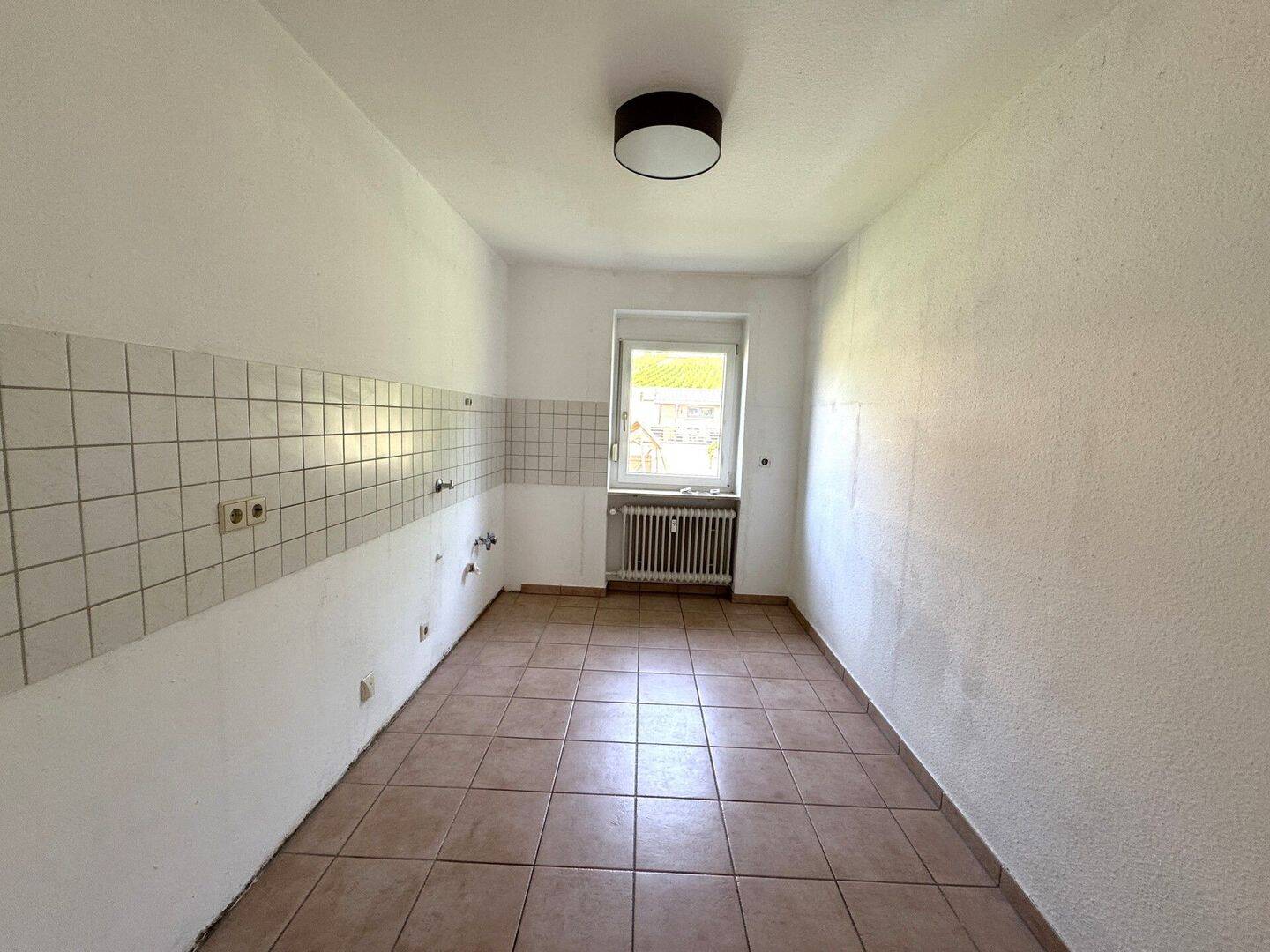 Großzügige 4- Zimmer- Eigentumswohnung mit Garage – Baden-Baden – Vorschaubild 3
