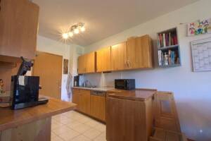 4-Zimmer-Wohnung mit Westbalkon, Moderner EBK in Holzkirchen Mitte – 83607 Holzkirchen – Vorschaubild 4