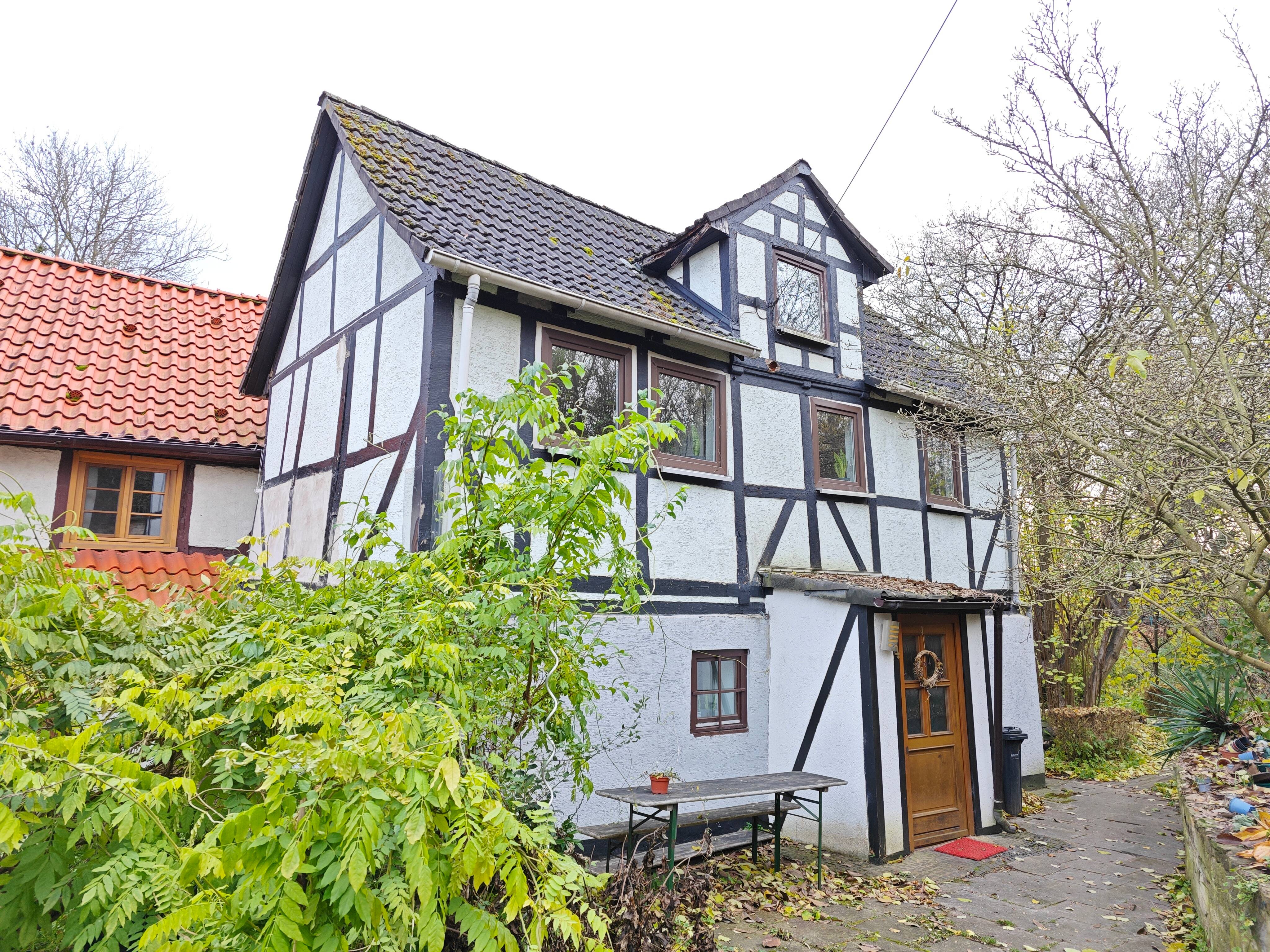 Einzigartiges kleines Fachwerkhaus (Lohgerberhaus) mit direktem Flusszugang im Wesertor – Kassel – Bild 1 von 9