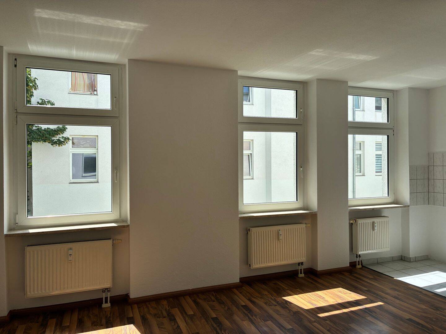 Frisch renovierte 1-Zimmer-Wohnung in Magdeburg-Sudenburg – Magdeburg – Vorschaubild 2