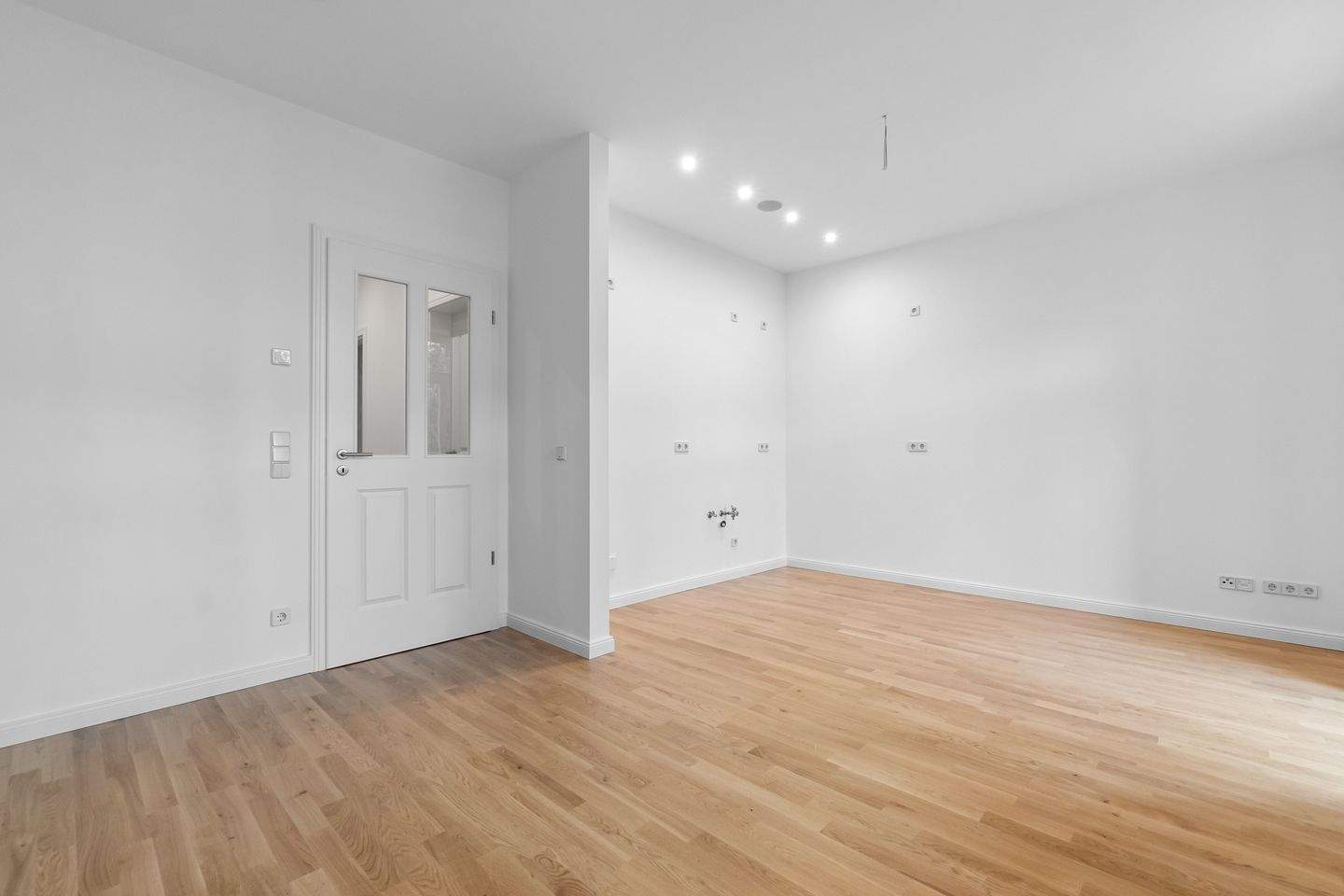 Top Saniertes Denkmal 2-Raum-Wohnung - Einbauküche, Balkon, Parkett, CAT-7-Verkabelung, Abstellraum – Chemnitz – Vorschaubild 5