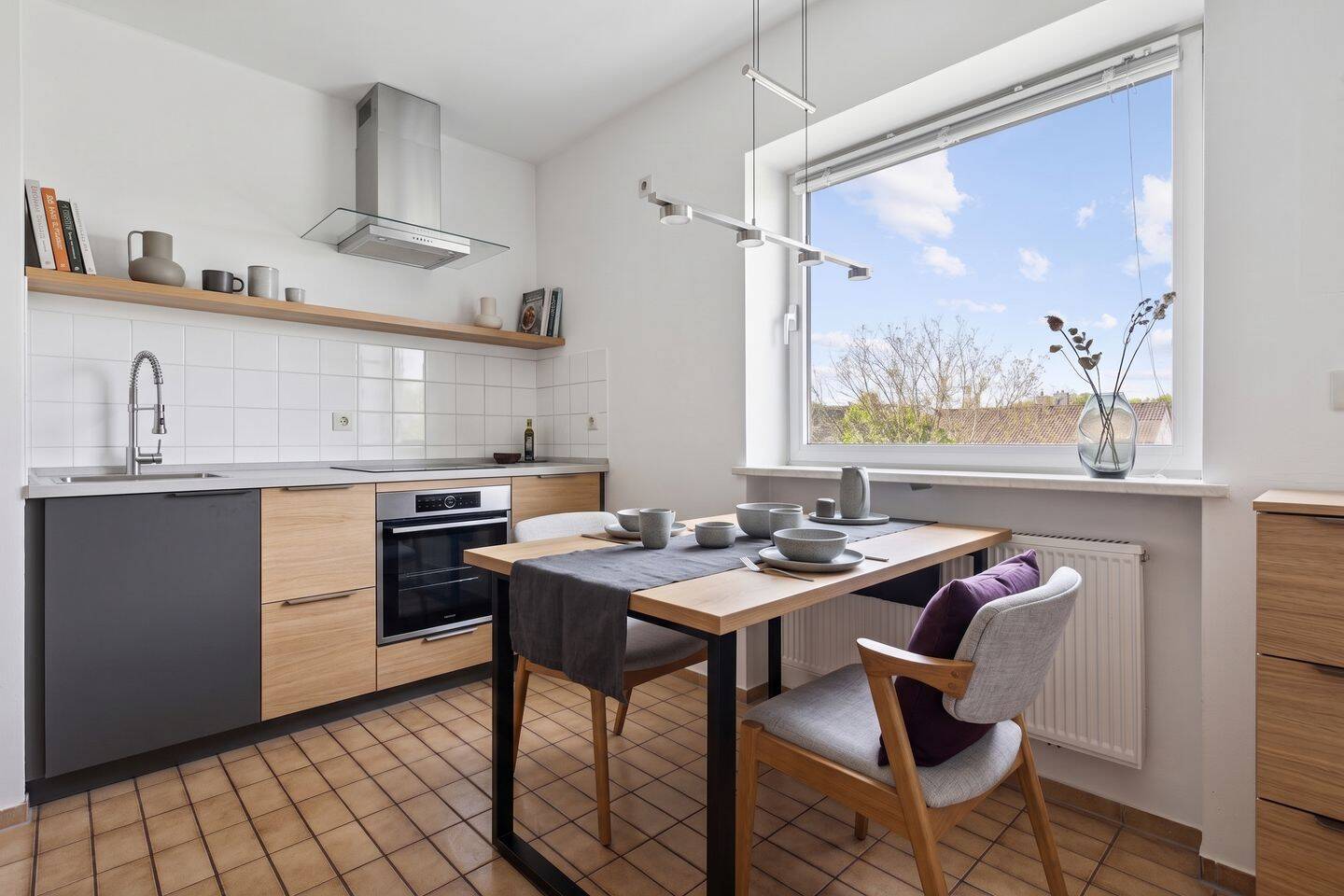 Gestaltungspotenzial in München-Moosach: Balkon, Tiefgarage und eine Raumhöhe, die begeistert – München – Vorschaubild 4