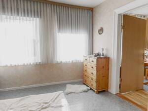 Sanierungsbedürftiges Einfamilienhaus mit viel Potenzial, Nebengebäuden und Garten in Zentraler Lage von Oldenburg – 23758 Oldenburg in Holstein – Vorschaubild 4