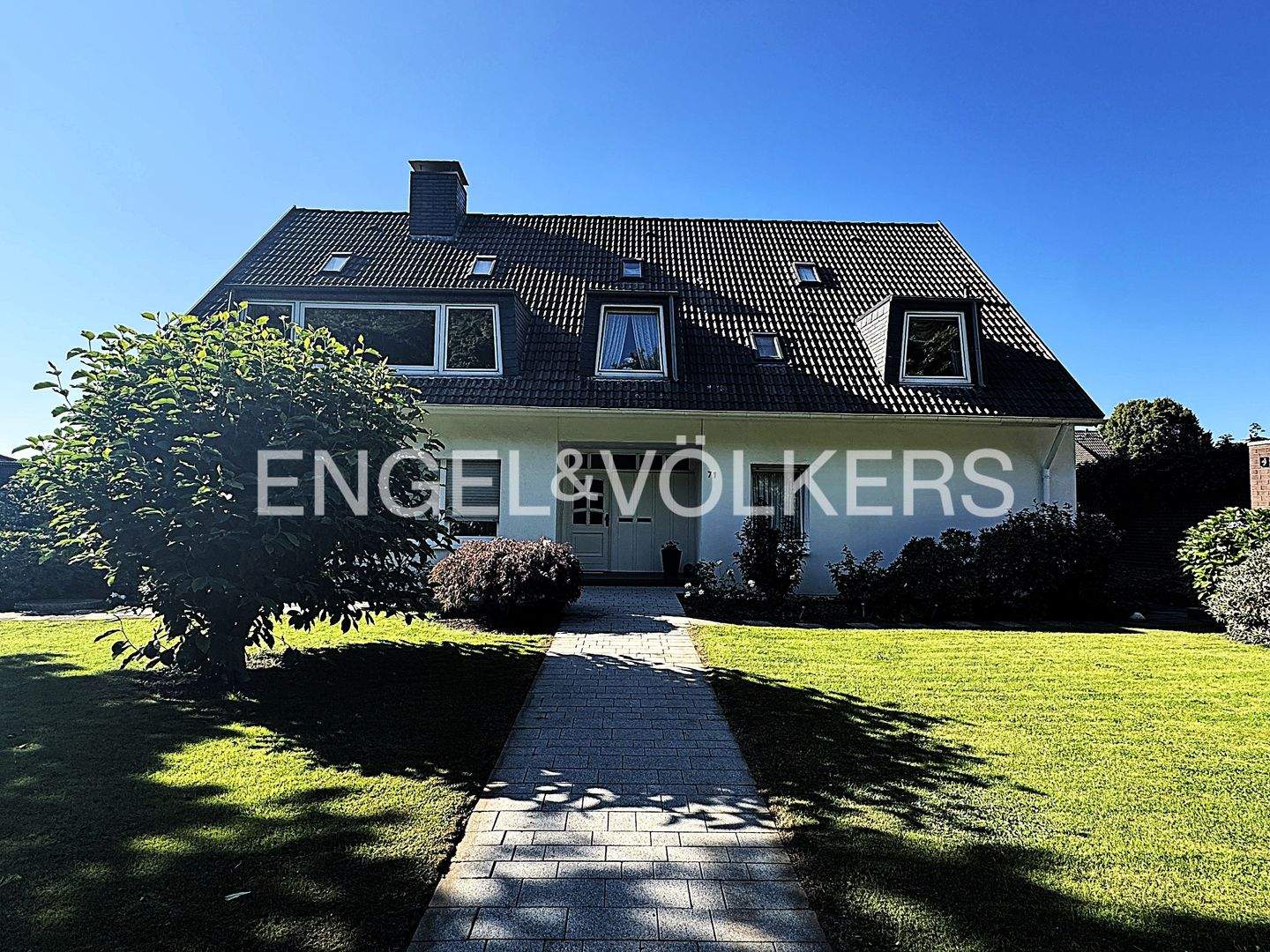 Stilvolles Wohnen - Großzügige Maisonette mit Gartennutzung, Balkon und Kamin