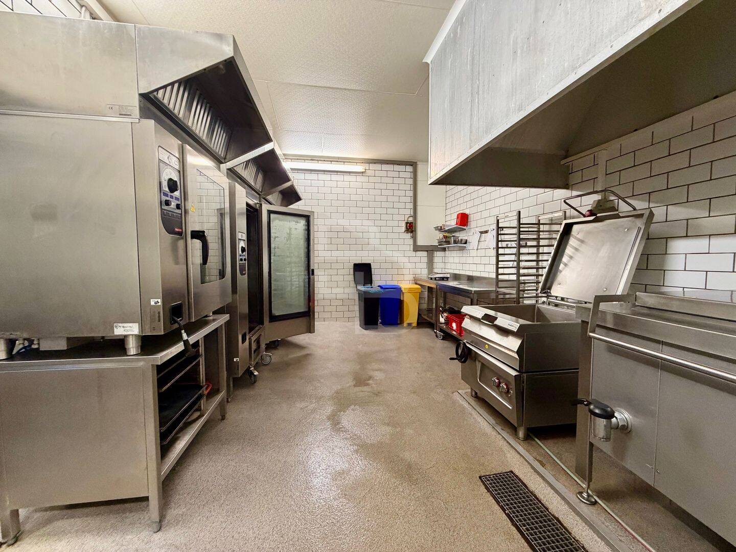 Bezugsfreie Maisonette-Wohnung und vermietetes Gewerbe! – Köln – Vorschaubild 5