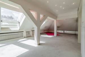 TRUDERING / geräumige 2-Zimmer-Dachgeschosswohnung mit Blick ins Grüne – 81825 München – Vorschaubild 2