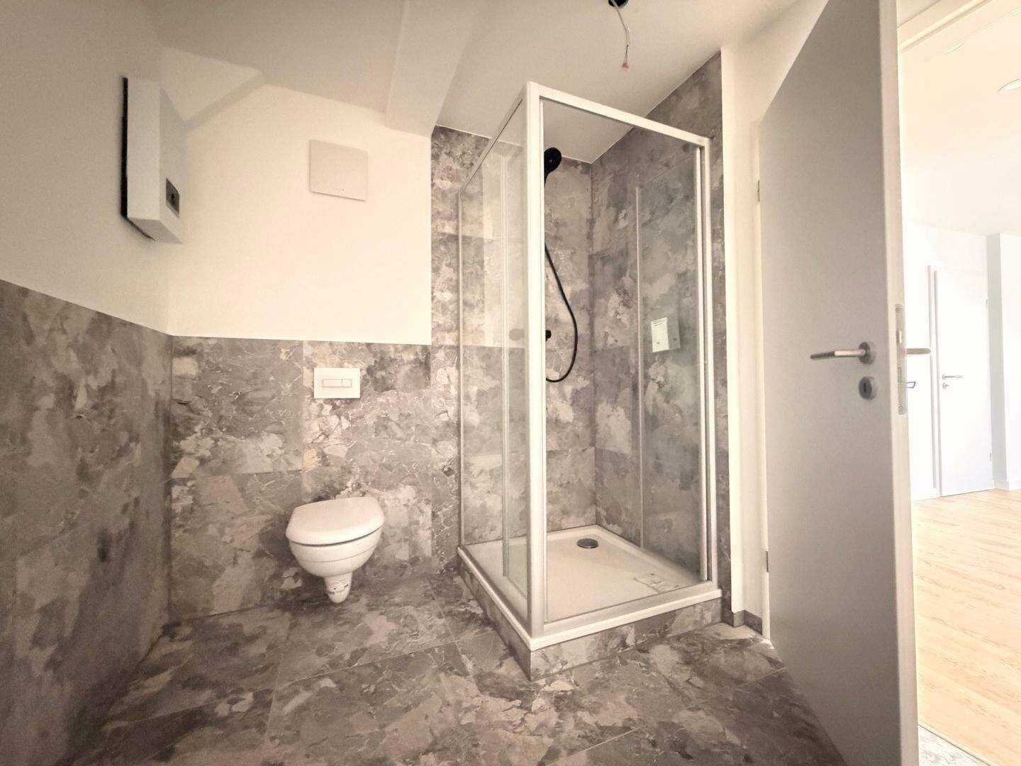 Erstbezug nach DG-Ausbau +++ Moderne 3-Zimmer-Wohnung mit Einbauküche & Aufzug – Nürnberg – Vorschaubild 9