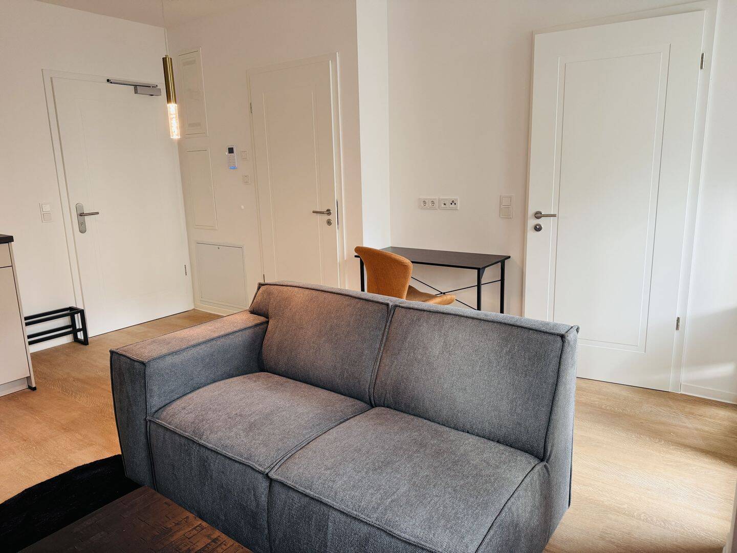 ***LUXURIÖSES WOHNEN IN MÖBLIERTEN APARTMENTS~LOGGIA~STELLPLATZ*** – Leipzig – Vorschaubild 7