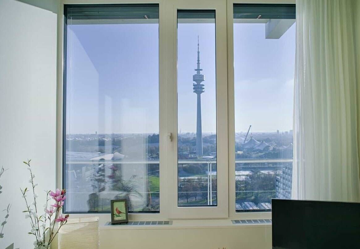 OLYMPIA TOWER - Businesswohnen mit Concierge Service zu vermieten inkl. Stellplatz ab 01.09.2026 – München – Vorschaubild 5