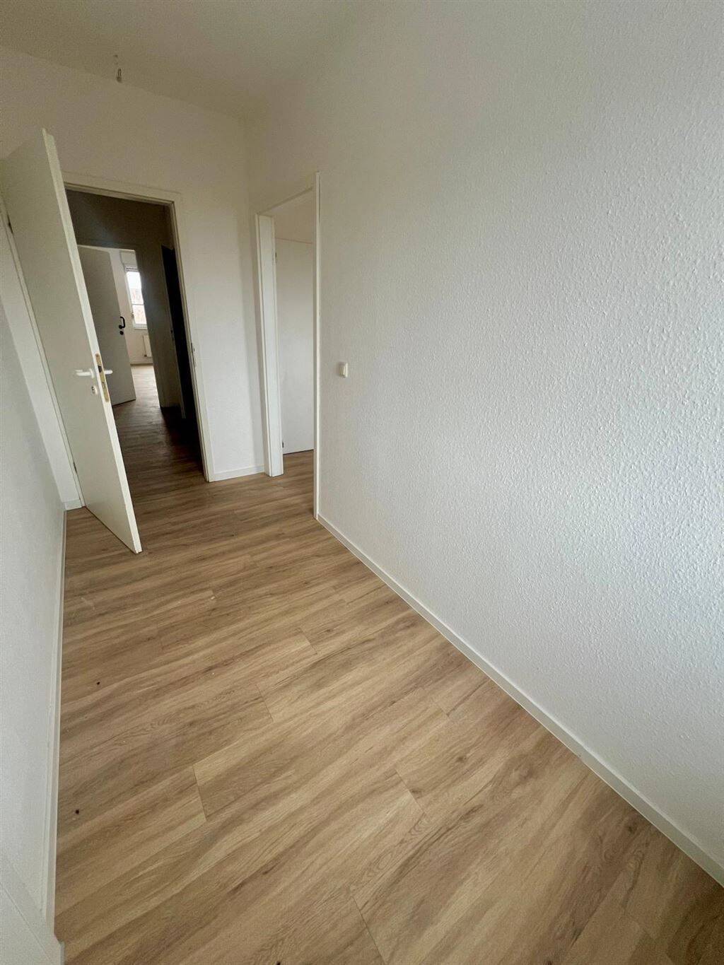 2 MONATE KALTMIETFREI GESCHENKT ** Whg. mit EBK & Tageslichtbad – Chemnitz – Vorschaubild 5