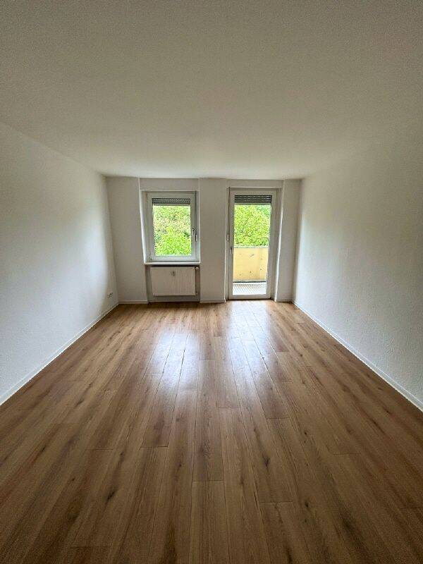 renovierte 4-Raum-Wohnung mit Balkon und Gäste-WC in Magdeburg Sudenburg