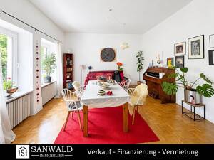 Einzigartige 4,5-Zimmer-Wohnung im Zentrum mit Balkon