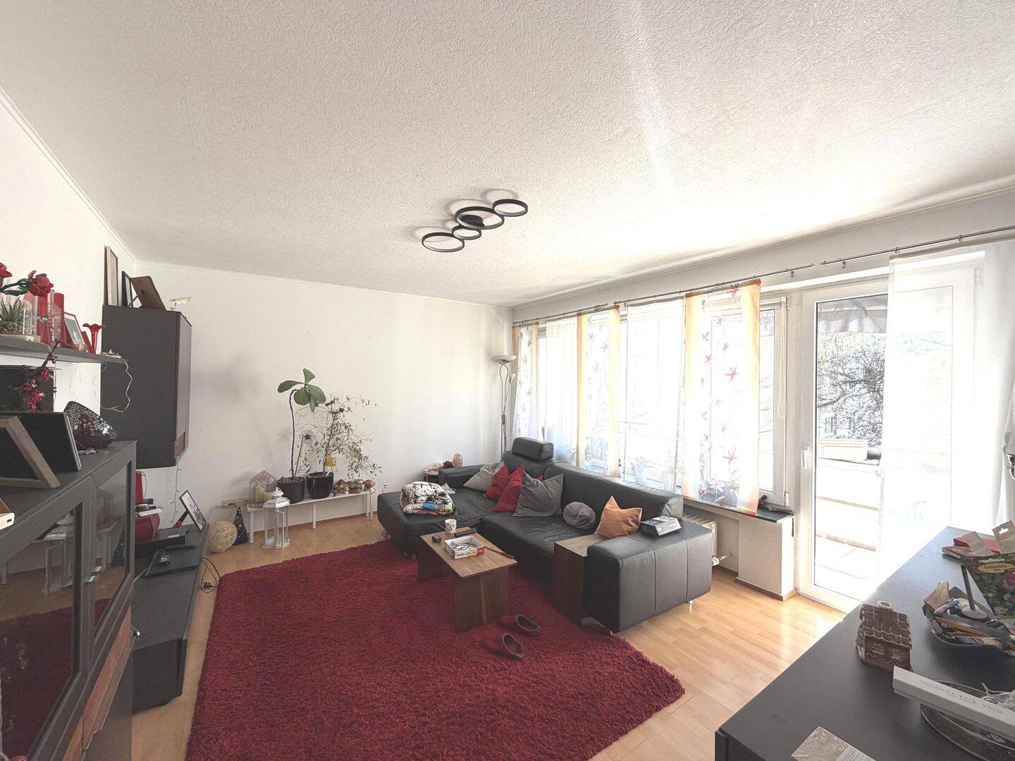 Attraktive Kapitalanlage: Vermietete 2-Zimmer-Wohnung mit Balkon in zentraler Lage von Offenhausen – Neu-Ulm – Vorschaubild 3