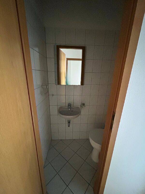 renovierte 4-Raum-Wohnung mit Balkon und Gäste-WC in Magdeburg Sudenburg – Magdeburg – Vorschaubild 2