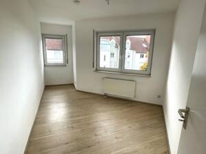 Helle, gemütliche 3 ZKB Wohnung mit 2 Balkonen, Tiefgaragenstellplatz und Aufzug – 67067 Ludwigshafen am Rhein – Vorschaubild 7