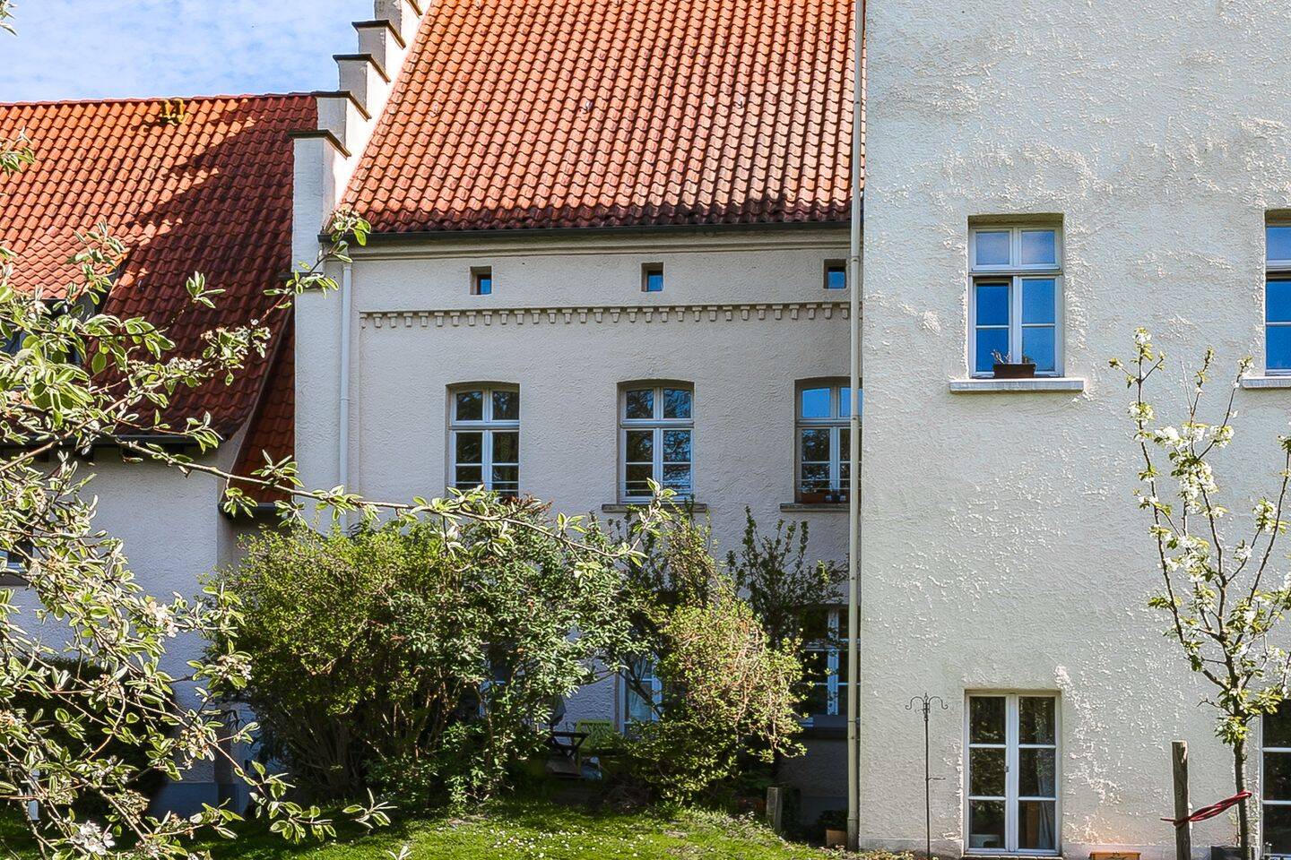 Apartment im ehemaligen Rittergut - private Parkanlage - Teich - Sehr Gepflegt – Dortmund – Vorschaubild 3