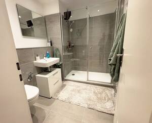Direkt einziehen! 3 Zimmer mit Einbauküche, 2 Balkone & Blick ins Grüne, Duschbad, Gäste-WC, Aufzug – 50968 Köln – Vorschaubild 5