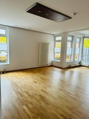 Helle und großzügige 3-Zimmer-Wohnung mit hochwertiger Ausstattung und separatem Eingang – 99089 Erfurt – Vorschaubild 1