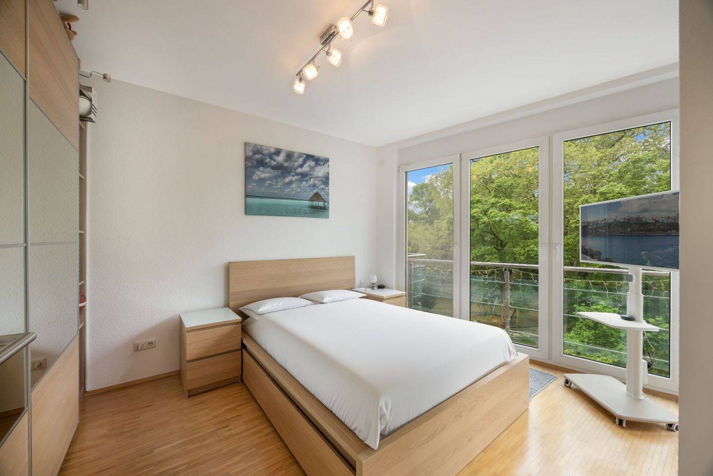 Am Florapark Düsseldorf: Lichtdurchflutete 2 Zimmer Wohnung mit Balkon und Blick ins Grüne – Düsseldorf – Vorschaubild 8