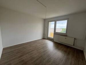 Sanierte 3-Zimmer-Wohnung mit Balkon und EBK auf Wunsch! – 8062 Zwickau – Vorschaubild 2