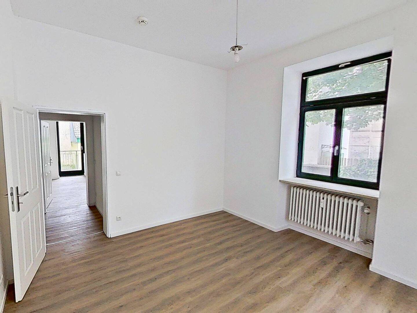 Große und vollständig renovierte 2-Zimmer-Wohnung mit BALKON – Augsburg – Vorschaubild 4